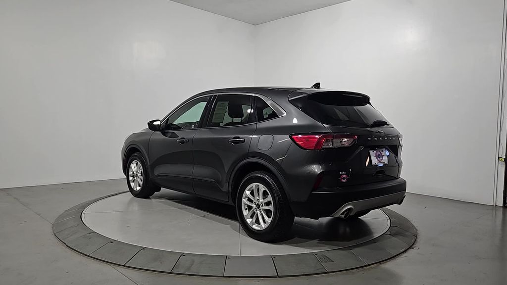 2020 Ford Escape SE photo 3