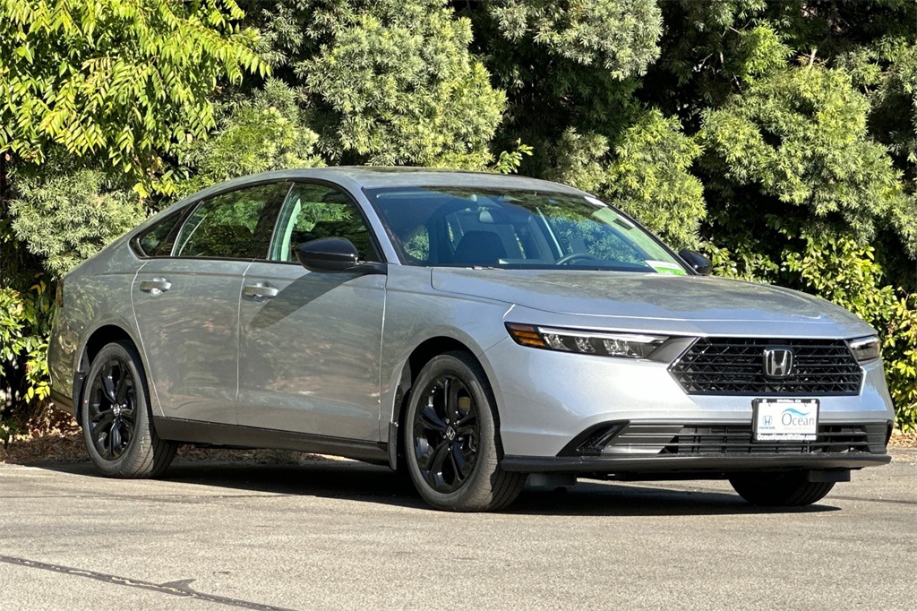 2025 Honda Accord SE photo 2