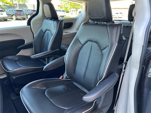 2022 Chrysler Pacifica Hybrid Limited photo 50
