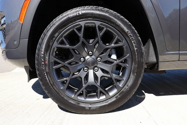 2025 Jeep Grand Cherokee Summit photo 26