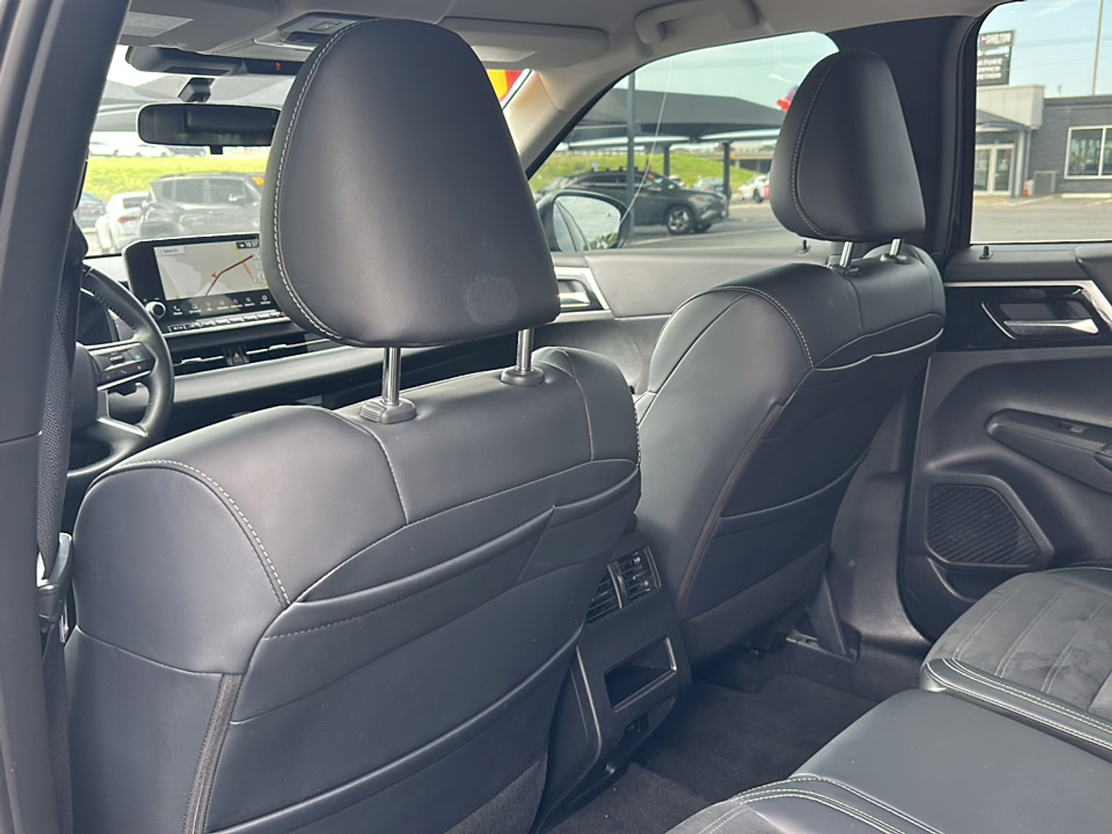 2024 Mitsubishi Outlander SE photo 4