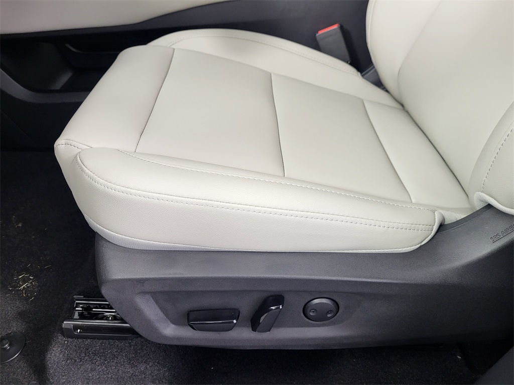 2025 Nissan Murano SL photo 13