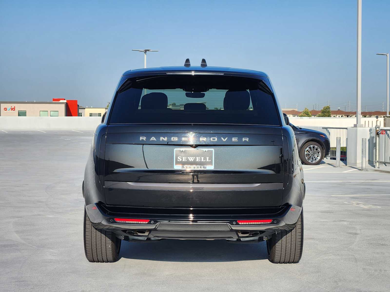 2025 Land Rover Range Rover SE photo 6