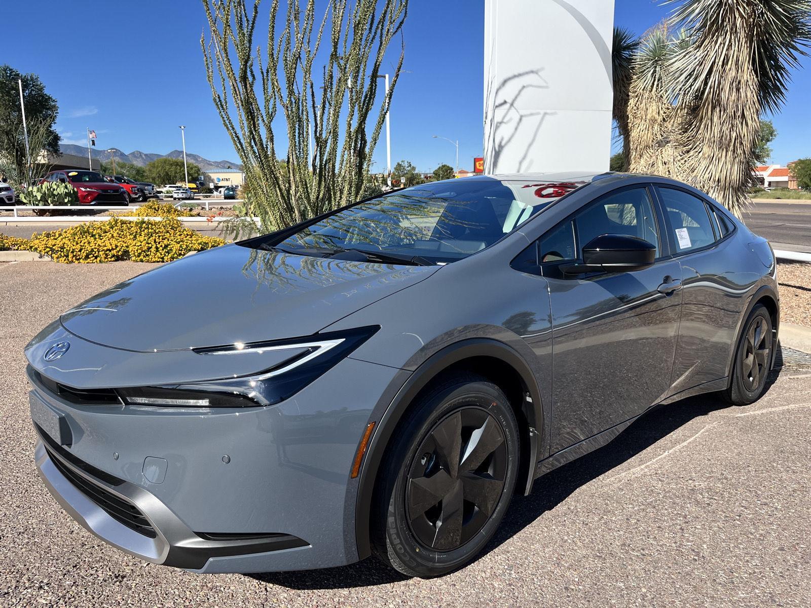 2026 Toyota Prius SE's photo