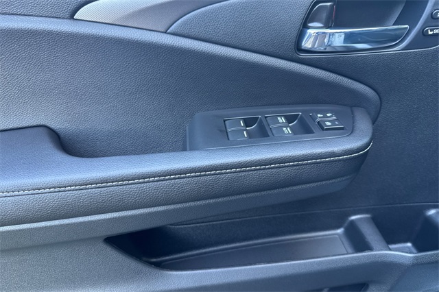 2025 Honda Ridgeline RTL photo 9