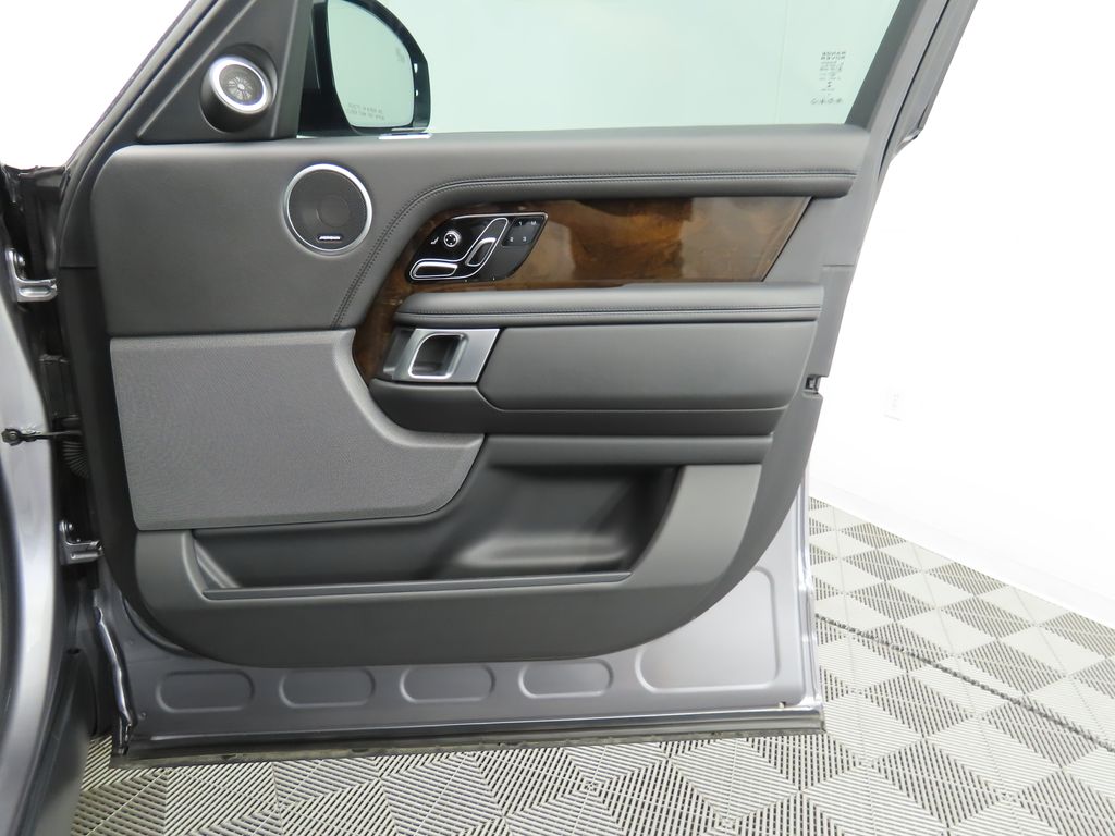 2021 Land Rover Range Rover Base photo 18