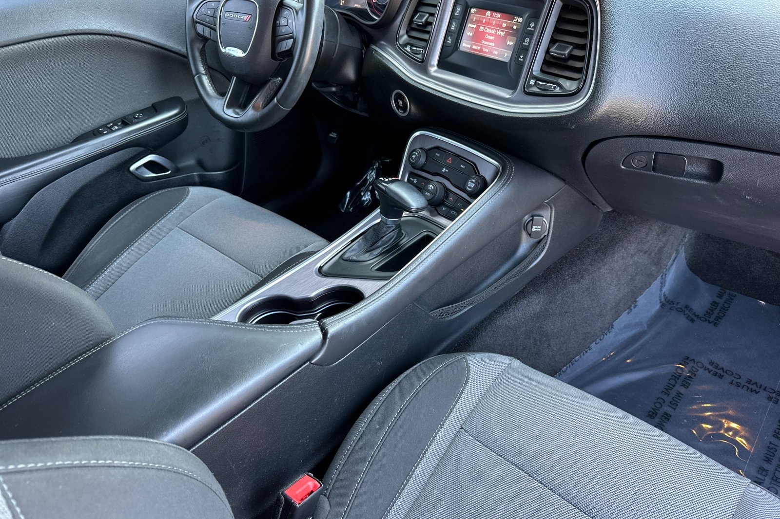 2016 Dodge Challenger SXT photo 16
