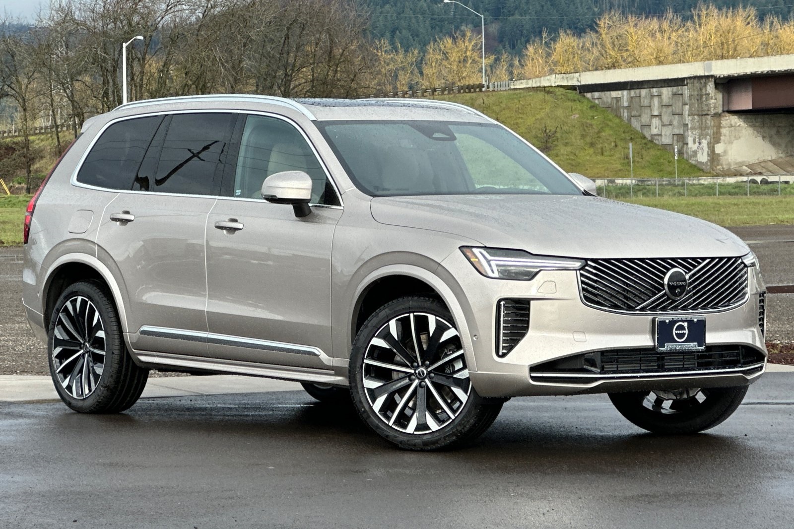 2026 Volvo XC90 Plus's photo