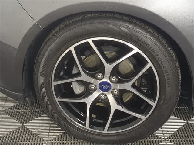 2018 Ford Focus SEL photo 5