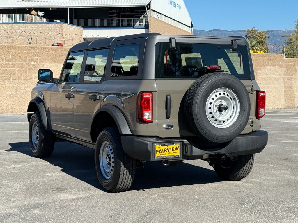 2025 Ford Bronco Base photo 4