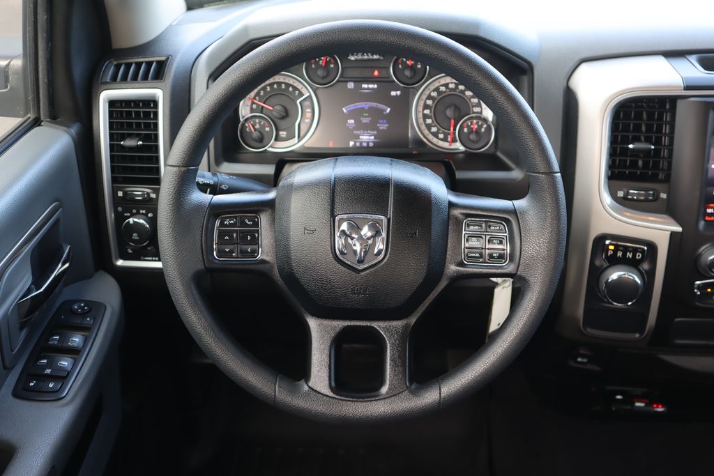 2019 Ram 1500 Classic Warlock photo 12