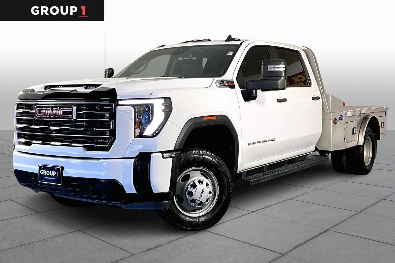 2024 GMC Sierra 3500HD Pro's photo