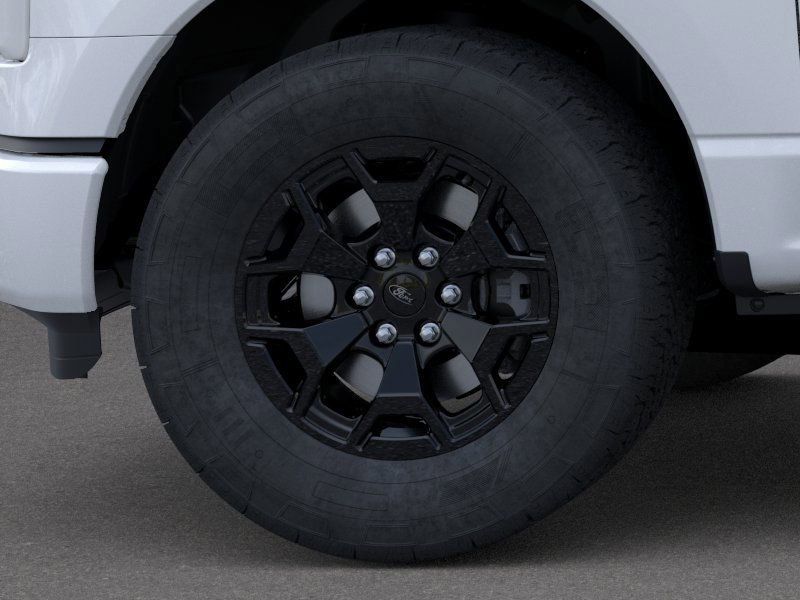 2025 Ford F-150 Lightning XLT photo 18