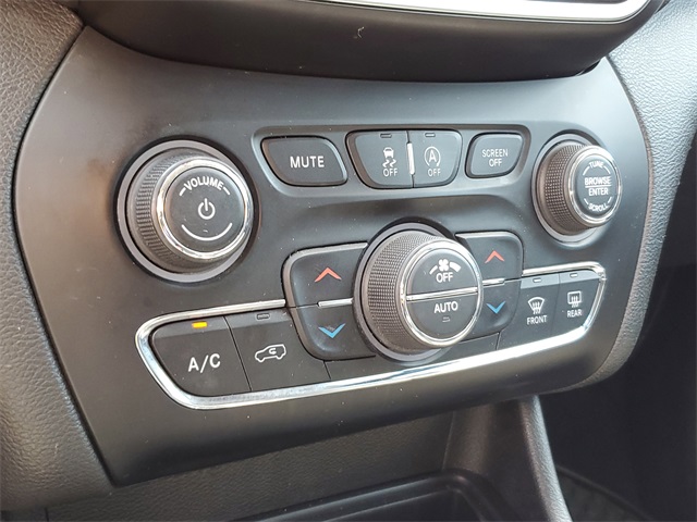 2019 Jeep Cherokee Trailhawk photo 20