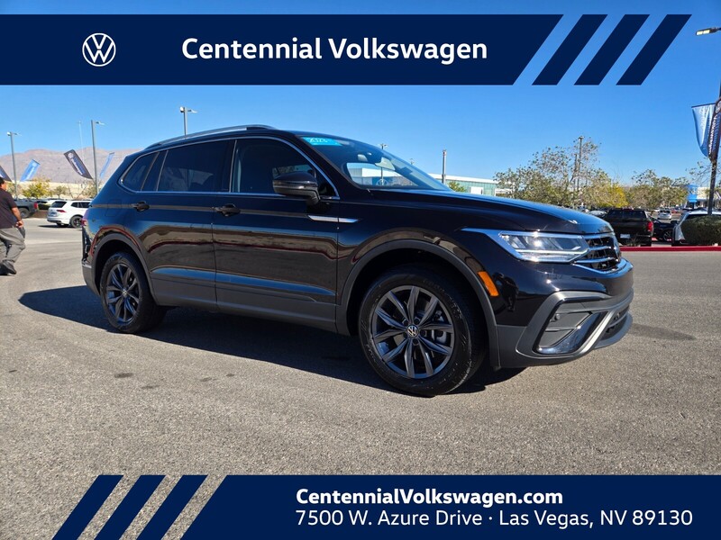 2023 Volkswagen Tiguan SE's photo