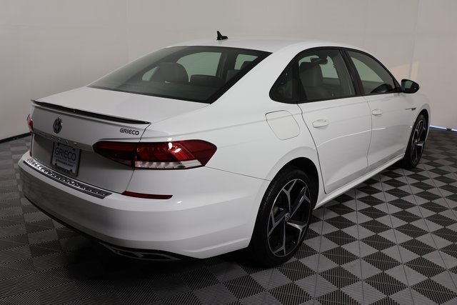 2022 Volkswagen Passat 2.0T R-Line photo 8
