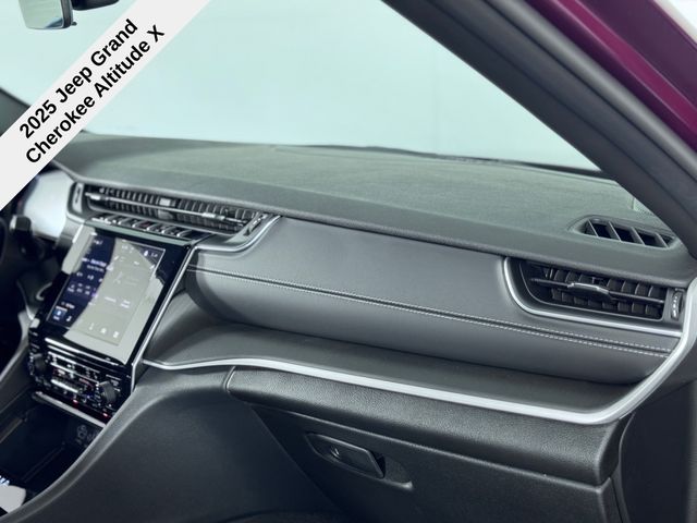 2025 Jeep Grand Cherokee Altitude X photo 21