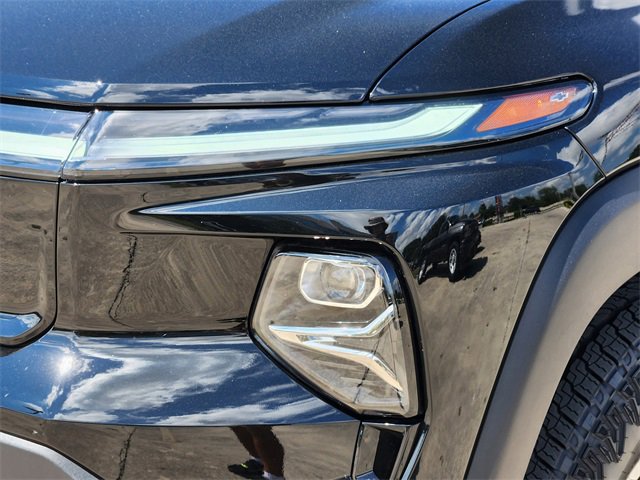 2026 Chevrolet Silverado photo 4