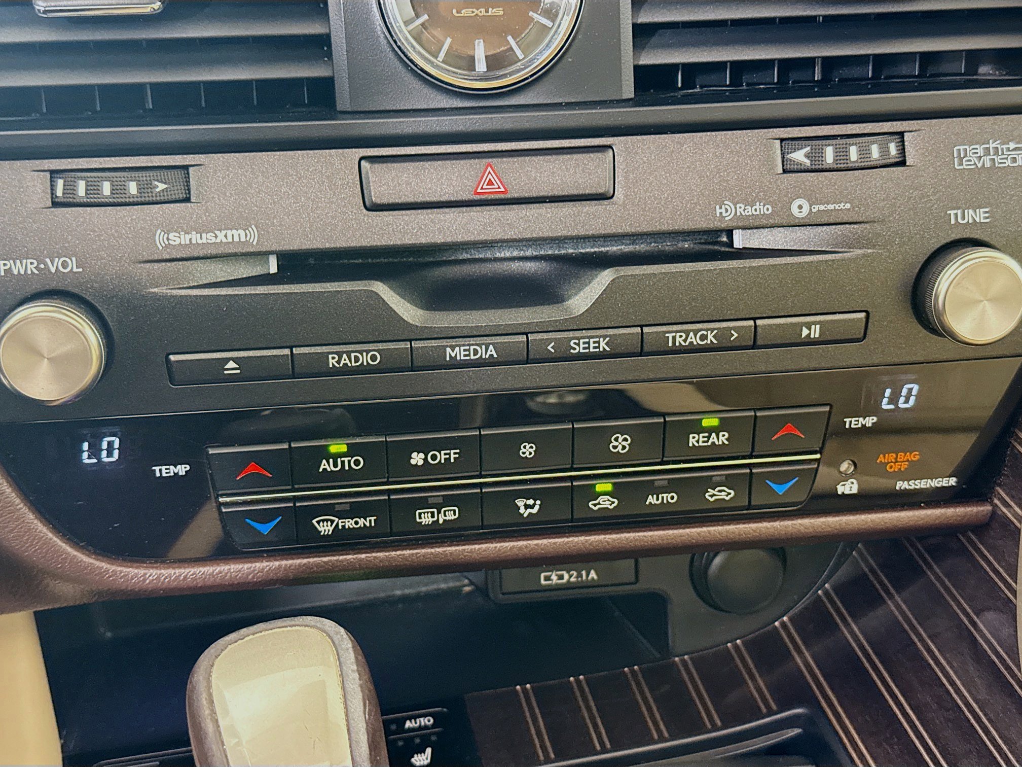2020 Lexus RX 450hL Luxury photo 16