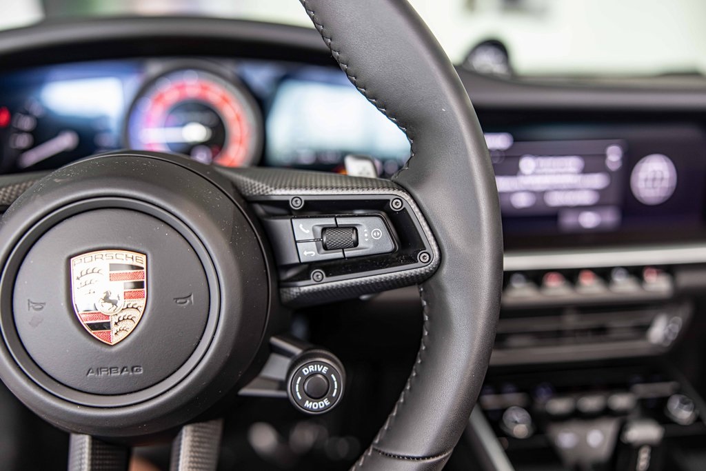 2025 PORSCHE 911 - Image 26