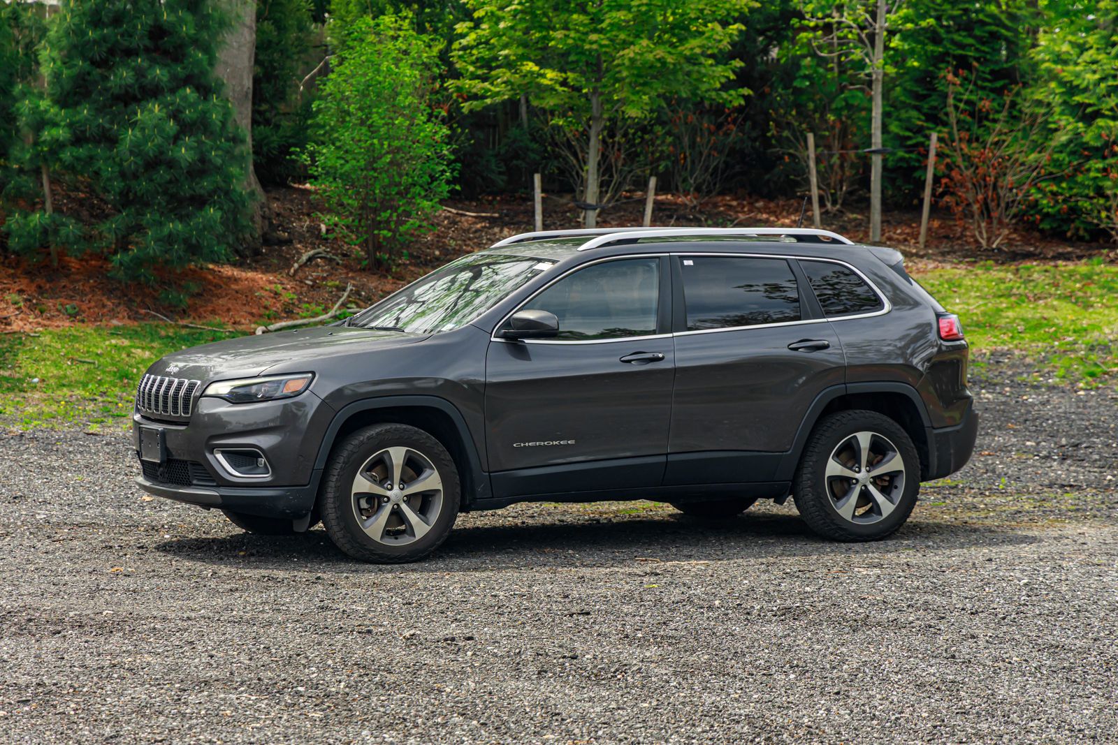 2021 Jeep Cherokee Limited photo 3