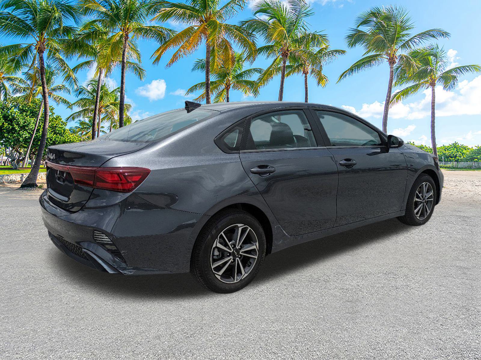 2023 Kia Forte LXS photo 3