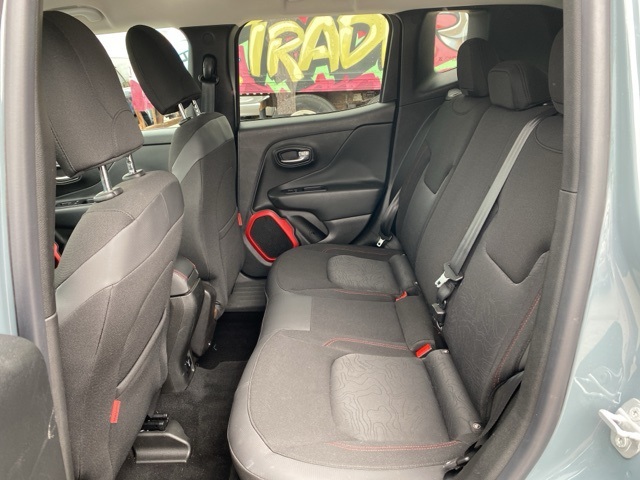 2015 Jeep Renegade Trailhawk photo 16