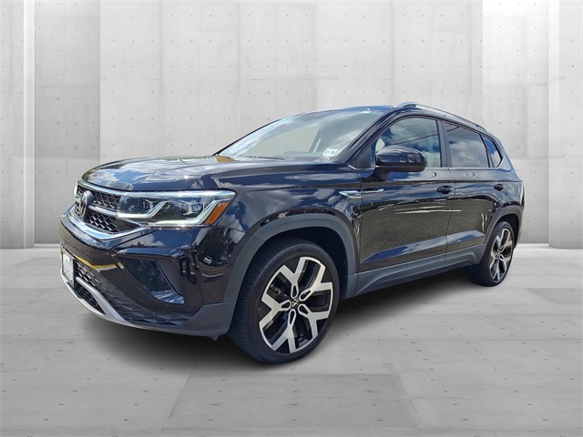 2022 Volkswagen Taos SEL photo 2