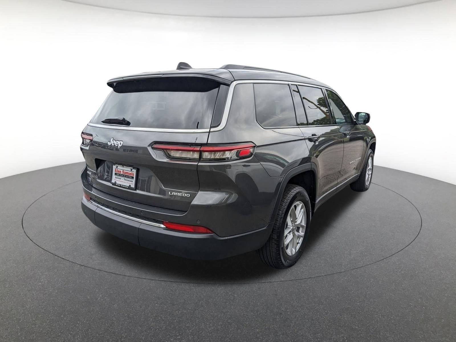 2025 Jeep Grand Cherokee Laredo X photo 3