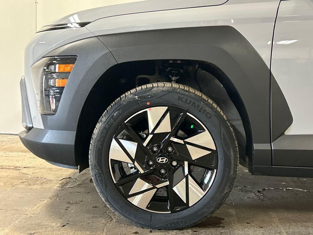 2025 Hyundai Kona SEL photo 2
