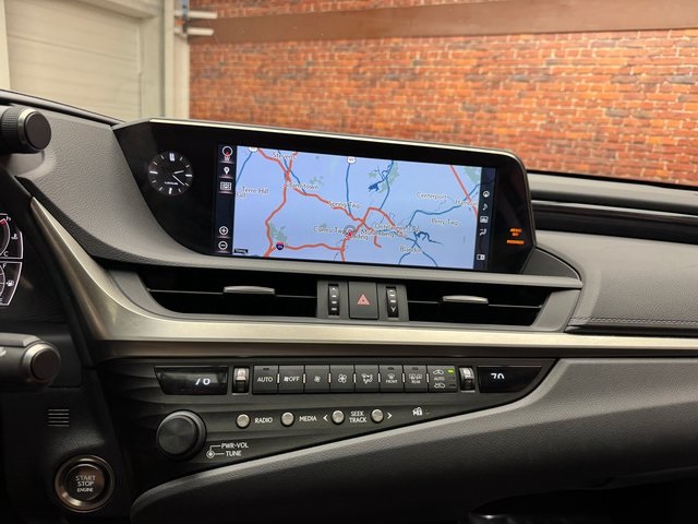 2019 Lexus ES 350 photo 18