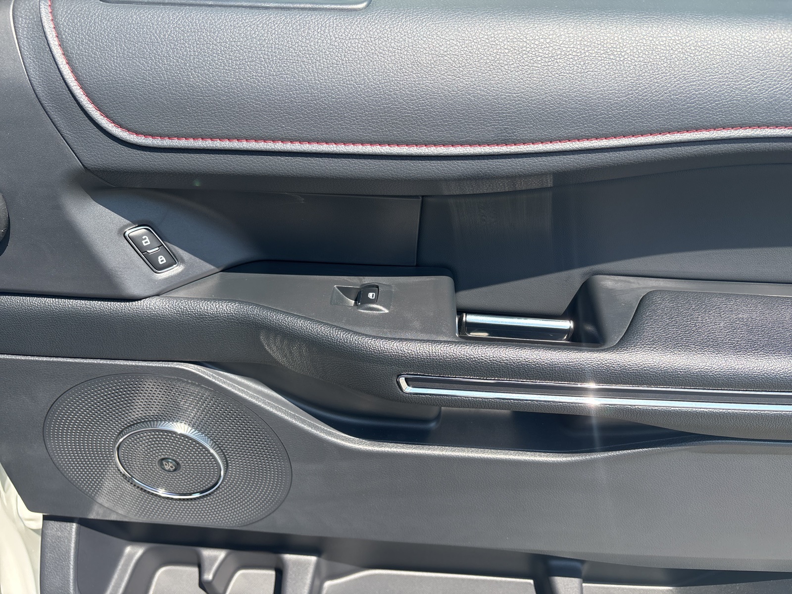 2024 Ford Expedition MAX Limited photo 32