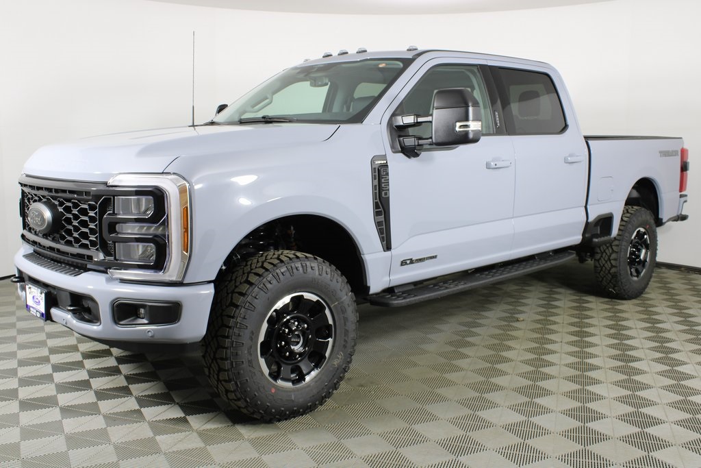 2026 Ford F-250 Lariat photo 2