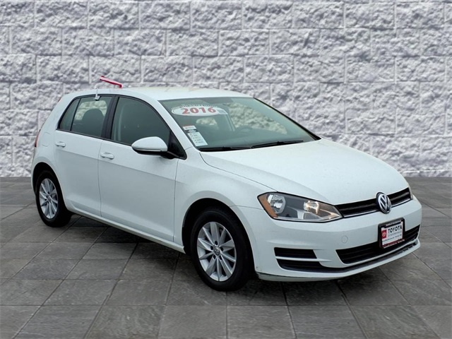 2016 Volkswagen Golf TSI S