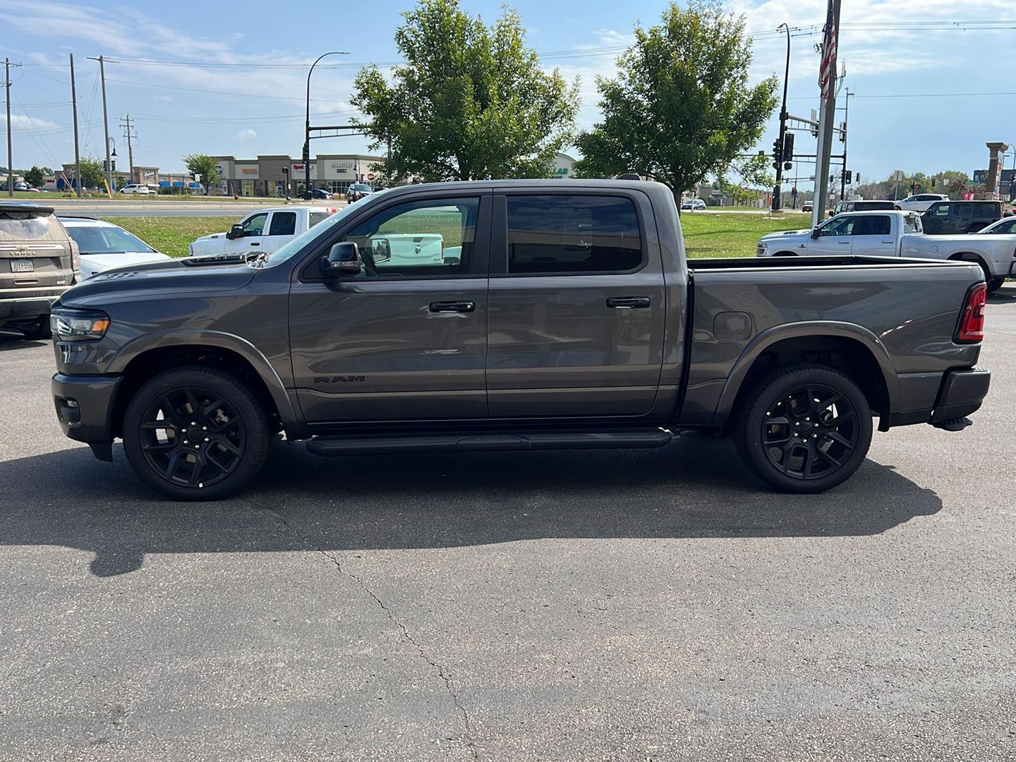 2025 Ram 1500 Laramie photo 4