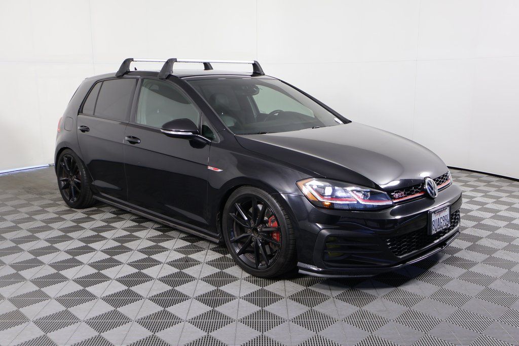 2021 Volkswagen Golf GTI SE photo 2