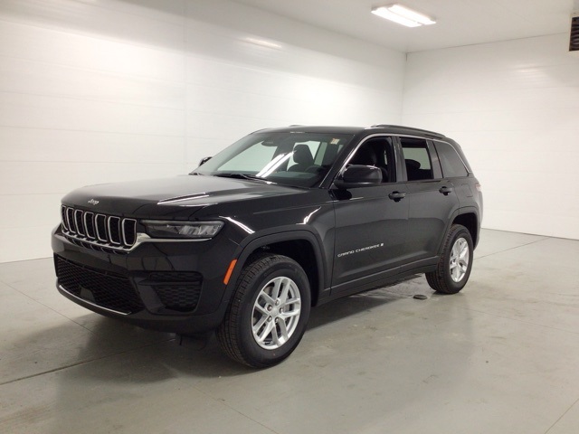 2025 Jeep Grand Cherokee Laredo X photo 2