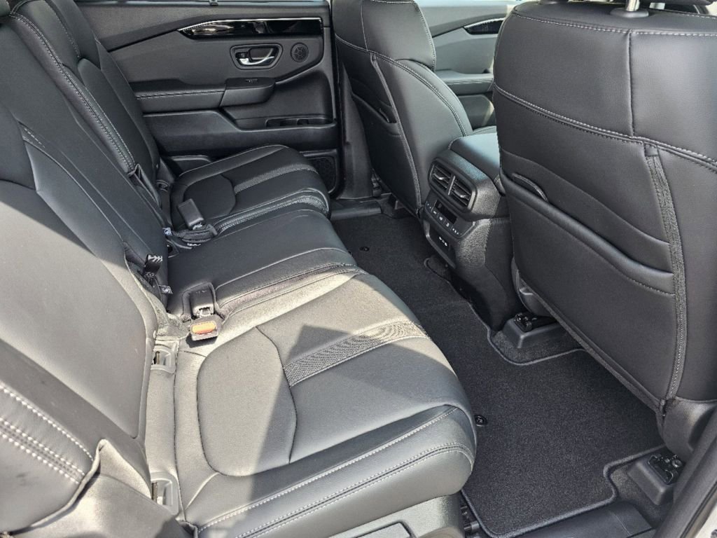 2025 Honda Pilot EX-L photo 17