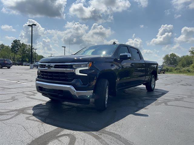 2023 Chevrolet Silverado 1500 LT photo 3