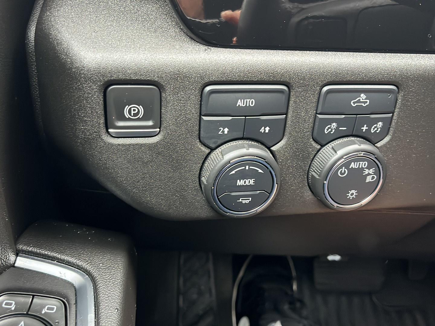 2022 Chevrolet Silverado 1500 LT photo 16