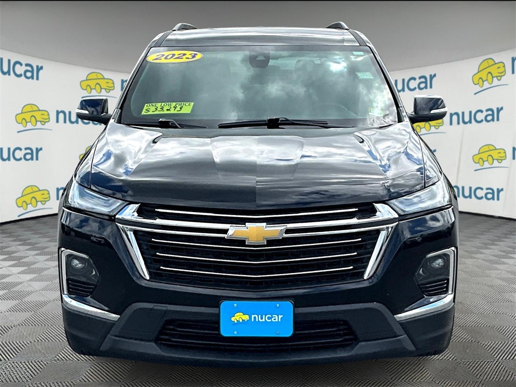 2023 Chevrolet Traverse Leather photo 2