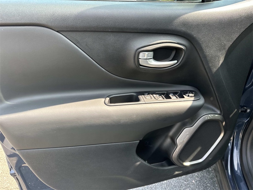 2023 Jeep Renegade Latitude photo 26