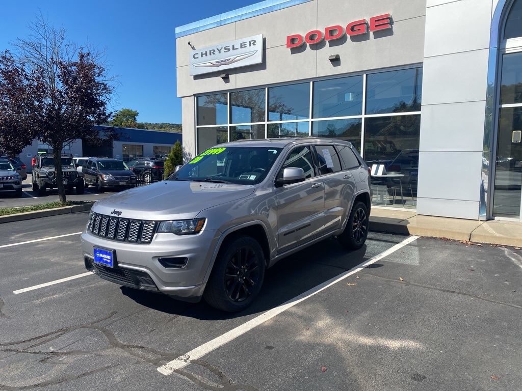 2020 Jeep Grand Cherokee Altitude photo 3