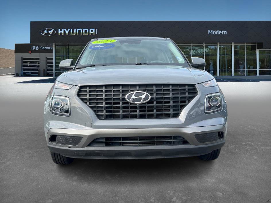 2023 Hyundai Venue SE photo 2