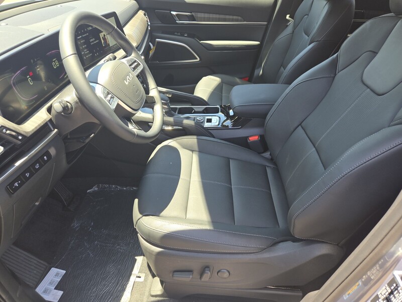 2025 Kia Telluride EX photo 6