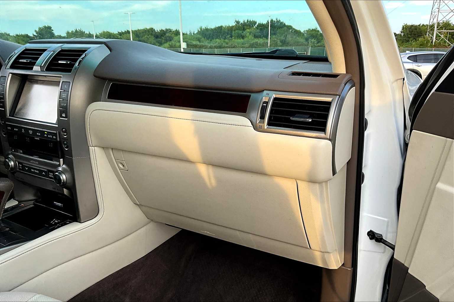 2015 Lexus GX 460 Premium photo 16