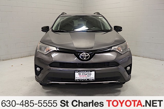 2018 Toyota RAV4 Adventure photo 2