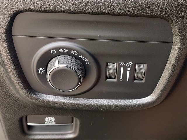 2025 Jeep Grand Cherokee Laredo X photo 23