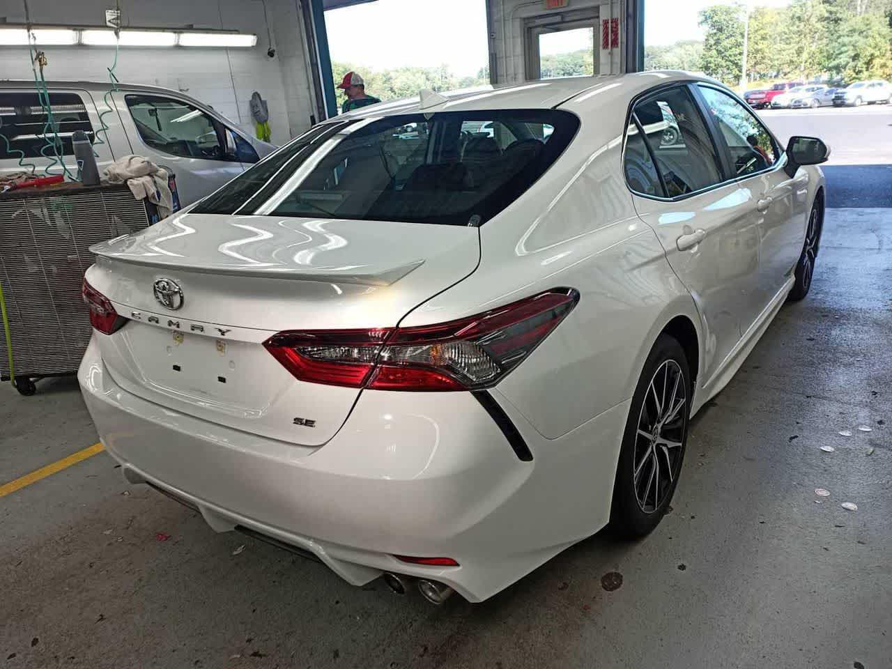 2024 Toyota Camry SE photo 4