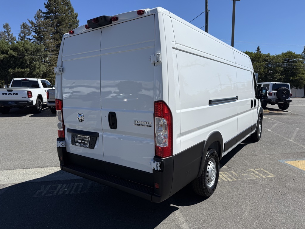 2026 Ram ProMaster 3500 Cargo Van photo 4